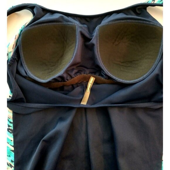 Lands End Woman's One Piece Sporty Scoop Neck Ombre Blue Swim Suit - 12 - Picture 6 of 7